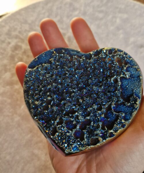 Rainbow Quartz Heart with Stand 52 Aura, Titanium, Cluster, Crystal, Gemstone 406g – H9.5xW10xD5cm - Image 5