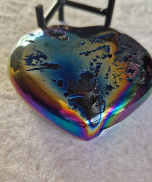 Rainbow Quartz Heart with Stand 52 Aura, Titanium, Cluster, Crystal, Gemstone 406g – H9.5xW10xD5cm - Image 6