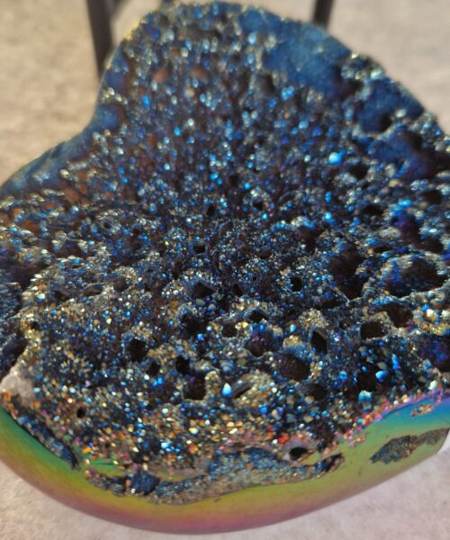 Rainbow Quartz Heart with Stand 52 Aura, Titanium, Cluster, Crystal, Gemstone 406g – H9.5xW10xD5cm - Image 7