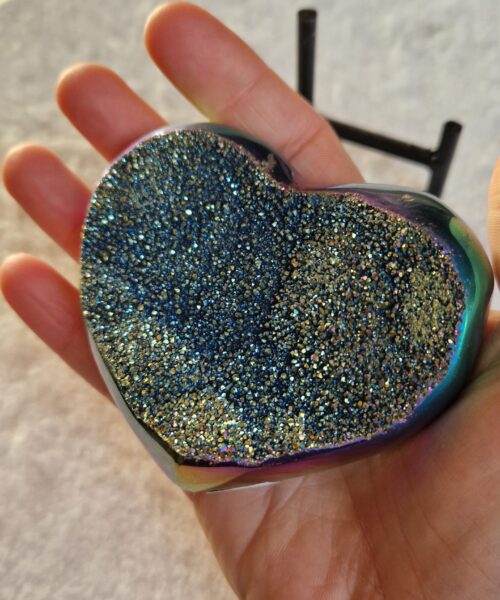 Rainbow Quartz Heart with Stand 53 Aura, Titanium, Cluster, Crystal, Gemstone 328g – H8xW9xD5cm - Image 5