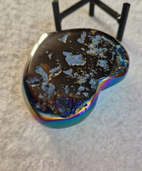 Rainbow Quartz Heart with Stand 53 Aura, Titanium, Cluster, Crystal, Gemstone 328g – H8xW9xD5cm - Image 6