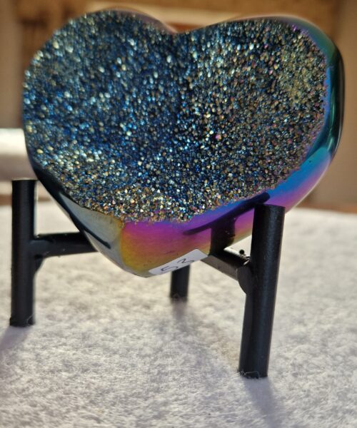 Rainbow Quartz Heart with Stand 53 Aura, Titanium, Cluster, Crystal, Gemstone 328g – H8xW9xD5cm - Image 7