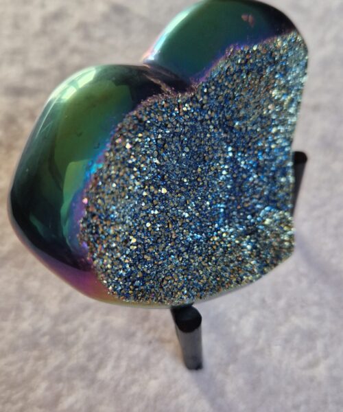 Rainbow Quartz Heart with Stand 53 Aura, Titanium, Cluster, Crystal, Gemstone 328g – H8xW9xD5cm - Image 8