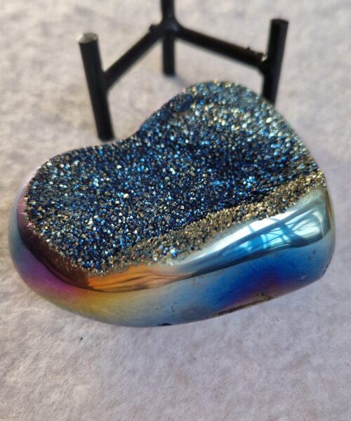Rainbow Quartz Heart with Stand 53 Aura, Titanium, Cluster, Crystal, Gemstone 328g – H8xW9xD5cm - Image 9