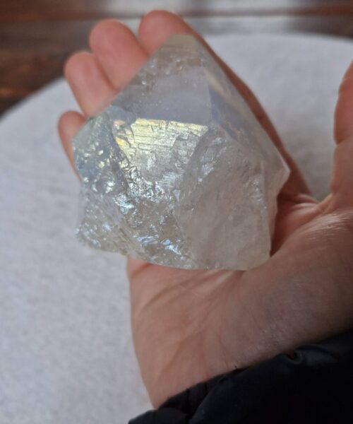 Premium Angel Aura Point 3 Crystal Clear Quartz Tower 317g - H8.5xW8xD5cm - Image 5