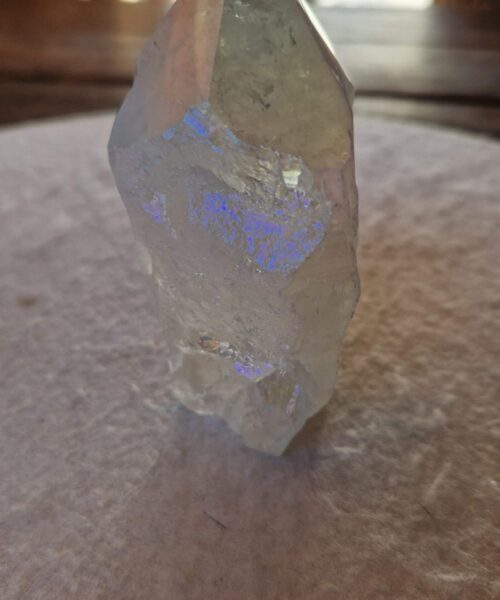 Alternative view of Premium Angel Aura Point 9 Crystal Clear Quartz Tower 467g - H8.5xW9.5xD6cm