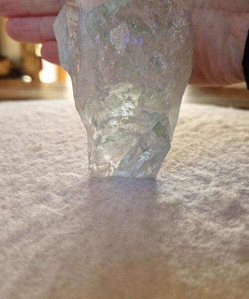 Premium Angel Aura Point 9 Crystal Clear Quartz Tower 467g - H8.5xW9.5xD6cm - Image 8