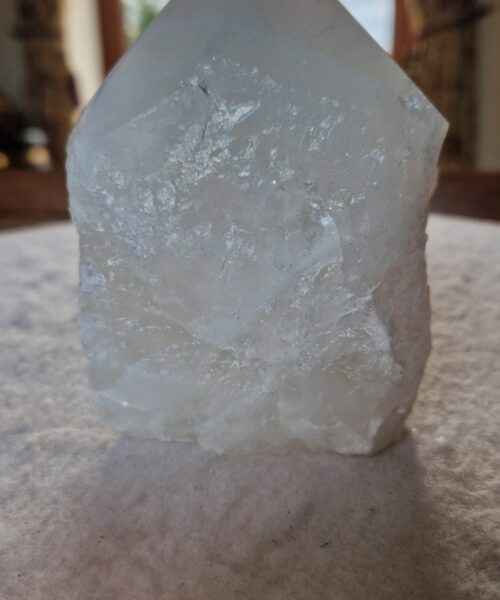 Alternative view of Large Clear Quartz White Crystal 1 Quartz Tower Points Polished Tip Gemstones Natural 1.027g H12xW8xD7cm