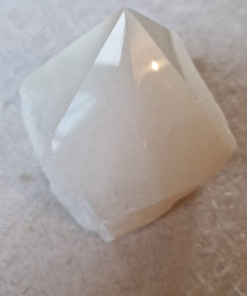 Large Clear Quartz White Crystal 13 Quartz Tower Points Polished Tip Gemstones Natural 948g H10xW10xD9cm - Image 5