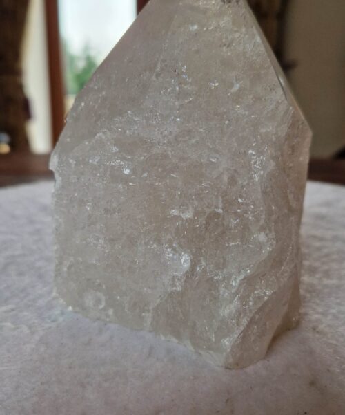 Alternative view of Large Clear Quartz White Crystal 14 Quartz Tower Points Polished Tip Gemstones Natural 1.209g H12.5xW9.5xD8.5cm