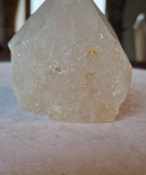Alternative view of Clear Quartz White Crystal 6 Quartz Tower Points Polished Tip Gemstones Natural 511g H9xW7.5xD7cm