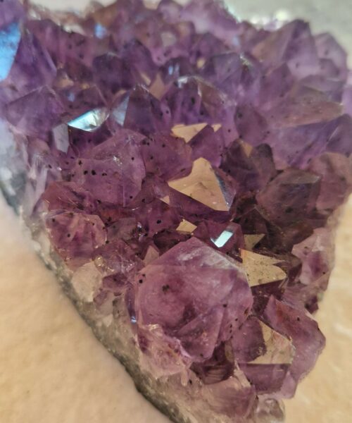 Large Premium High Grade Amethyst Raw Druzy Cluster Piece 38 - 673g H4.5xW13xD9.5cm - Image 10