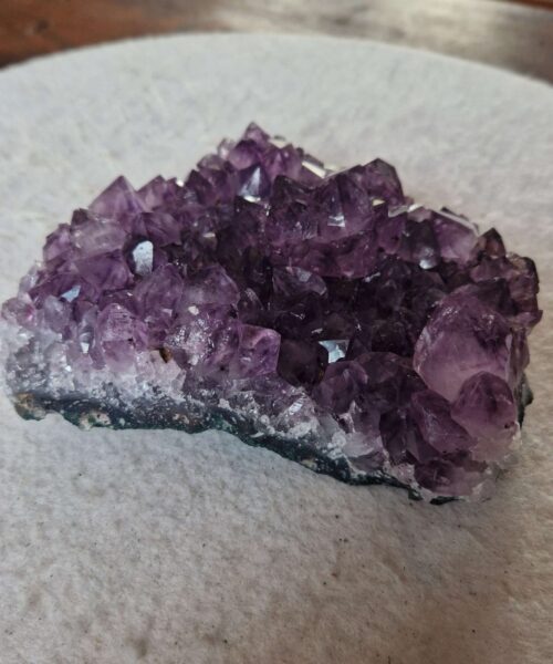 Alternative view of Large Premium High Grade Amethyst Raw Druzy Cluster Piece 42 - 866g H5xW15.5xD10cm