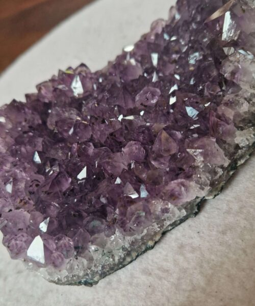 Large Premium High Grade Amethyst Raw Druzy Cluster Piece 45 - 753g H5xW15xD10cm - Image 9