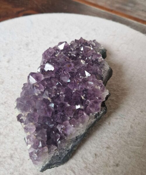 Large Premium High Grade Amethyst Raw Druzy Cluster Piece 46 - 837g H5.5xW19xD9cm - Image 4