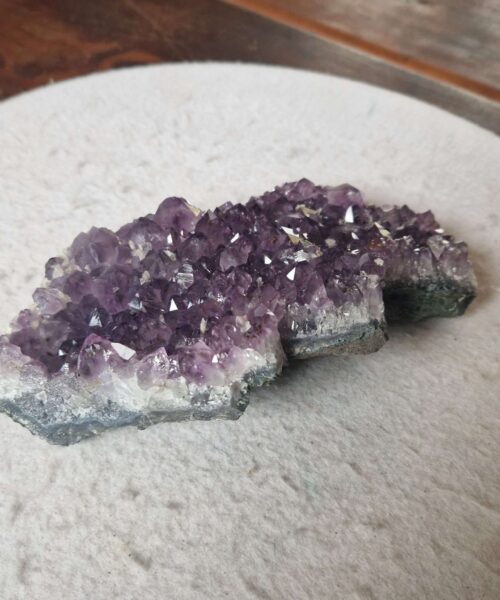 Large Premium High Grade Amethyst Raw Druzy Cluster Piece 46 - 837g H5.5xW19xD9cm - Image 5
