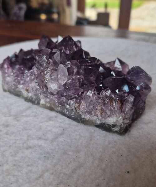 Large Premium High Grade Amethyst Raw Druzy Cluster Piece 49 - 836g H5.5xW14xD8.5cm - Image 9