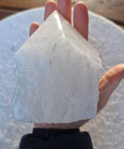 Alternative view of Large Clear Quartz White Crystal 25 Quartz Tower Points Polished Tip Gemstones Natural 1.025g H12xW8xD8cm