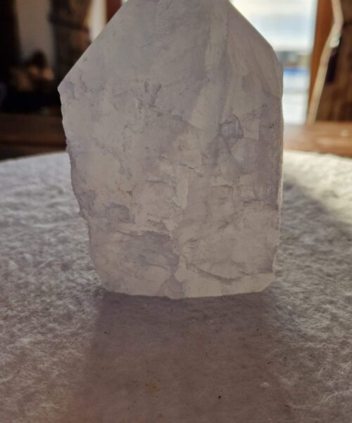 Large Clear Quartz White Crystal 26 Quartz Tower Points Polished Tip Gemstones Natural 924g H12xW7.5xD6cm - Image 3