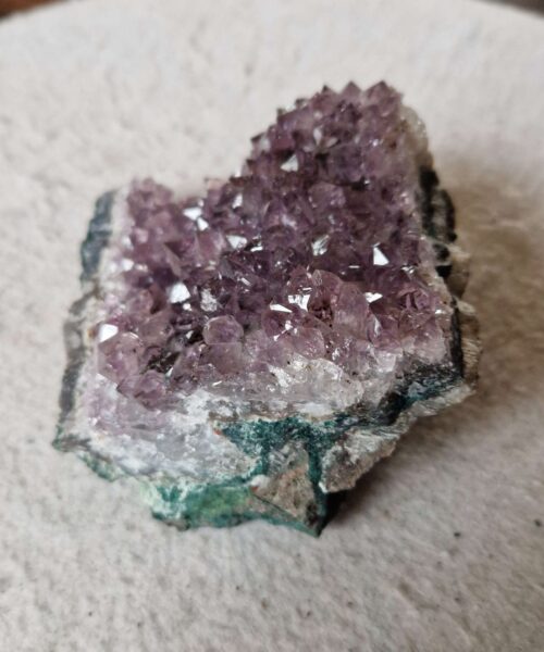 Large Premium High Grade Amethyst Raw Druzy Cluster Piece 106 - 641g H6.5xW10xD8cm - Image 4