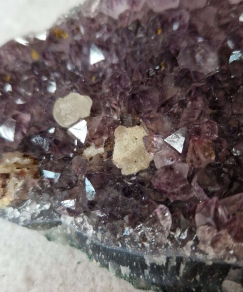 Premium High Grade Amethyst Druzy Cluster Piece 75 - 475g H13xW12.5xD9cm - Image 8