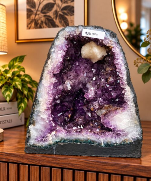 Amethyst Crystal Geode 934 Premium Queen Grade 13.12kg H28xW25xD18cm