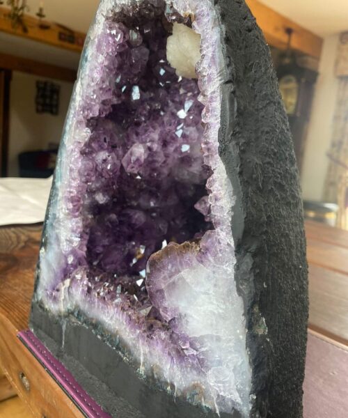 Amethyst Crystal Geode 934 Premium Queen Grade 13.12kg H28xW25xD18cm - Image 5
