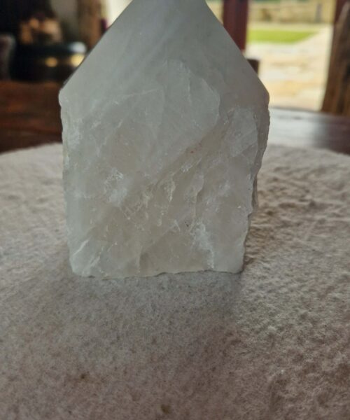 Alternative view of Large Clear Quartz White Crystal 29 Quartz Tower Points Polished Tip Gemstones Natural 1.104g H11.5xW8xD6.5cm
