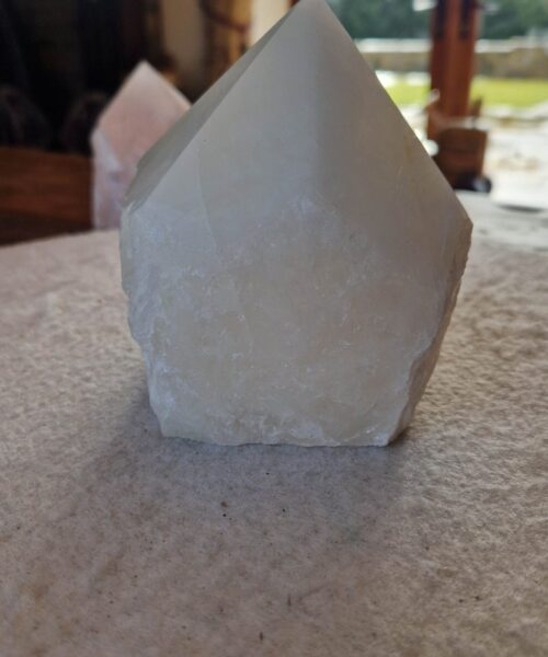 Large Clear Quartz White Crystal 31 Quartz Tower Points Polished Tip Gemstones Natural 1.188g H10xW9.5xD8cm - Image 3