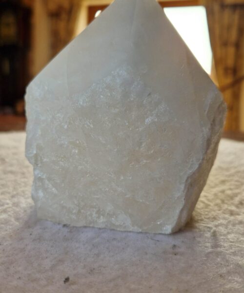 Large Clear Quartz White Crystal 31 Quartz Tower Points Polished Tip Gemstones Natural 1.188g H10xW9.5xD8cm