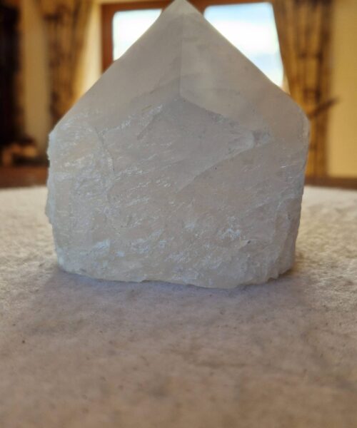 Large Clear Quartz White Crystal 32 Quartz Tower Points Polished Tip Gemstones Natural 1.077g H9xW9.5xD9cm