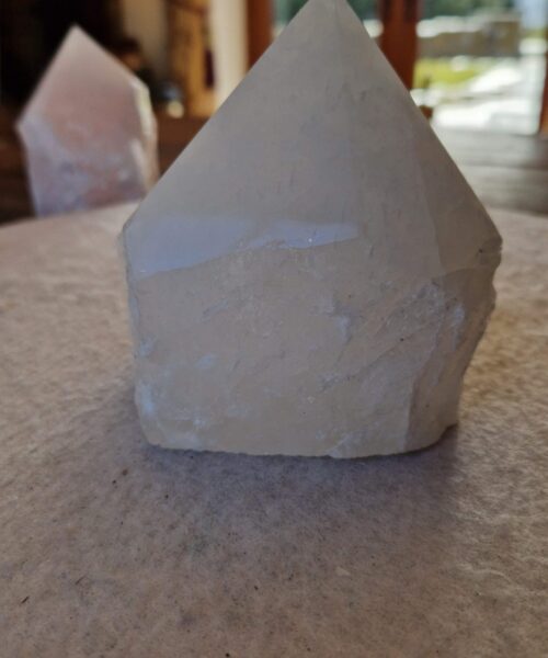 Large Clear Quartz White Crystal 36 Quartz Tower Points Polished Tip Gemstones Natural 1.078g H10xW8xD8cm