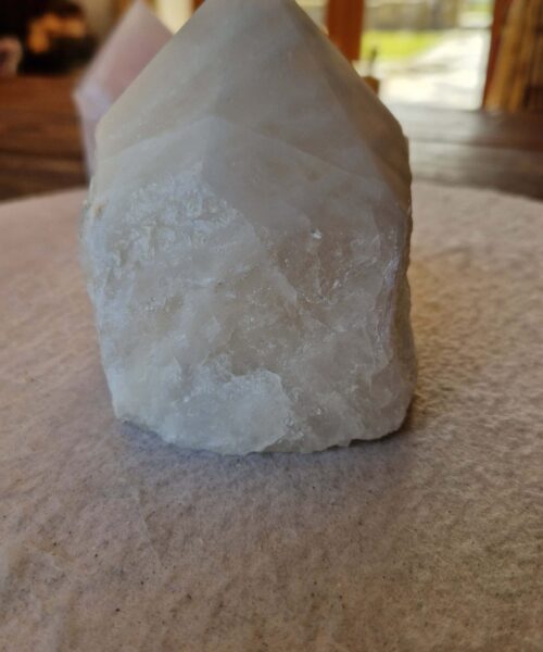 Alternative view of Large Clear Quartz White Crystal 37 Quartz Tower Points Polished Tip Gemstones Natural 1.072g H10xW8xD8cm