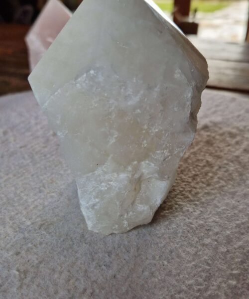 Large Clear Quartz White Crystal 39 Quartz Tower Points Polished Tip Gemstones Natural 974g H11.5xW8.5xD7.5cm - Image 5