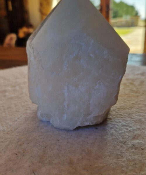 Alternative view of Large Clear Quartz White Crystal 42 Quartz Tower Points Polished Tip Gemstones Natural 1.013g H11.5xW8xD6.5cm