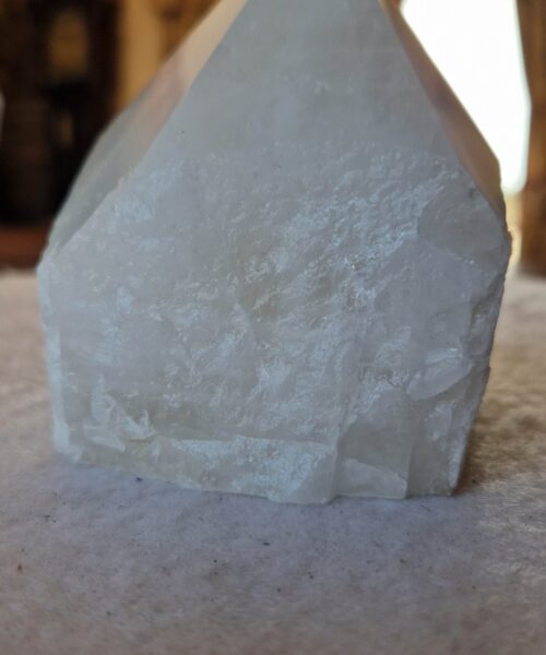 Alternative view of Large Clear Quartz White Crystal 46 Quartz Tower Points Polished Tip Gemstones Natural 991g H10xW9xD8cm