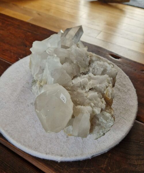 HUGE Premium Rare Clear White Rock Crystal Cluster 31 - 10.832g H18xW26xD27.5cm - Image 3