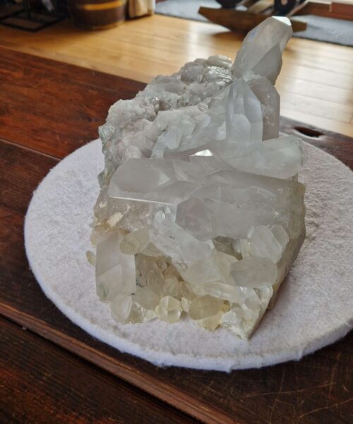 HUGE Premium Rare Clear White Rock Crystal Cluster 31 - 10.832g H18xW26xD27.5cm - Image 5