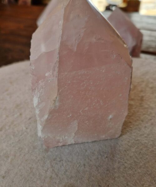 Large Rose Quartz Pink Crystal 31 Quartz Tower Points Polished Tip Gemstones Natural 1.099g H11.5xW8xD7cm - Image 4