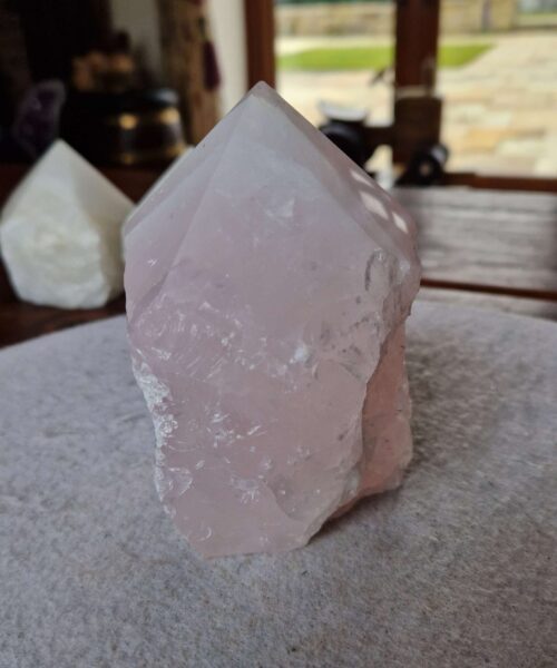 Large Rose Quartz Pink Crystal 10 Quartz Tower Points Polished Tip Gemstones Natural 1.062g H12xW8xD8cm - Image 3