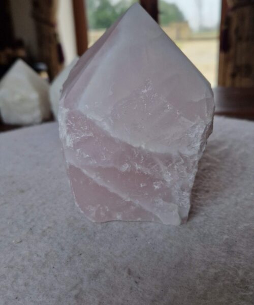 Alternative view of Large Rose Quartz Pink Crystal 13 Quartz Tower Points Polished Tip Gemstones Natural 1.096g H11xW8xD8cm