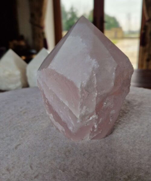 Large Rose Quartz Pink Crystal 15 Quartz Tower Points Polished Tip Gemstones Natural 1.106g H11xW8xD7.5cm - Image 3