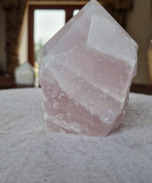 Large Rose Quartz Pink Crystal 15 Quartz Tower Points Polished Tip Gemstones Natural 1.106g H11xW8xD7.5cm - Image 10