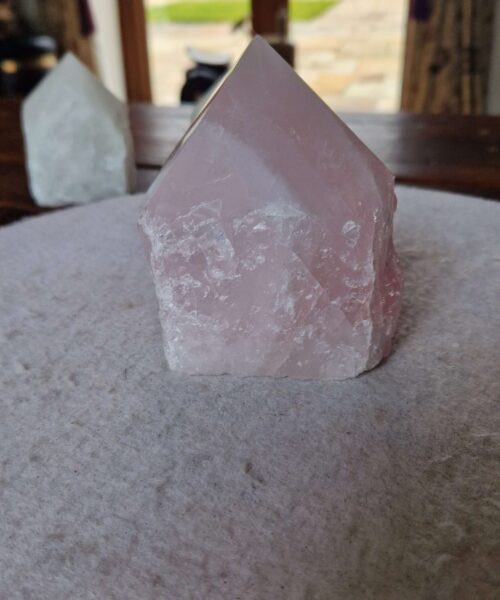 Large Rose Quartz Pink Crystal 18 Quartz Tower Points Polished Tip Gemstones Natural 1.079g H10xW8.5xD8cm - Image 3