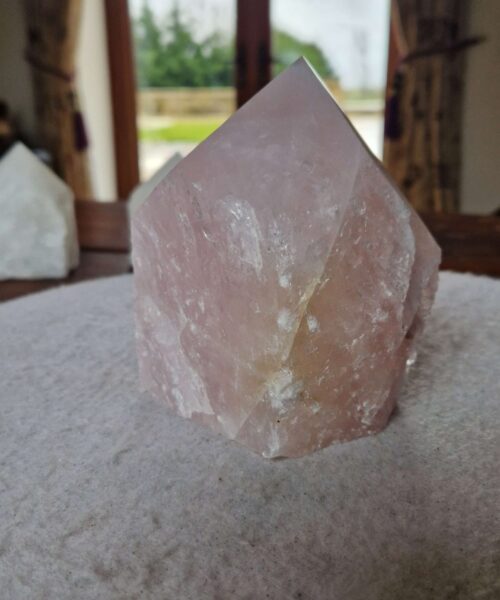 Large Rose Quartz Pink Crystal 19 Quartz Tower Points Polished Tip Gemstones Natural 1.167g H11.5xW8.5xD8cm - Image 3