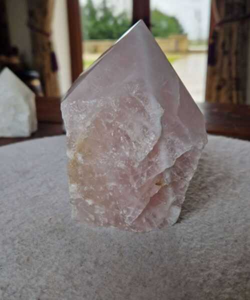 Large Rose Quartz Pink Crystal 19 Quartz Tower Points Polished Tip Gemstones Natural 1.167g H11.5xW8.5xD8cm - Image 4