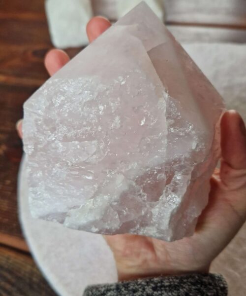 Large Rose Quartz Pink Crystal 19 Quartz Tower Points Polished Tip Gemstones Natural 1.167g H11.5xW8.5xD8cm - Image 9