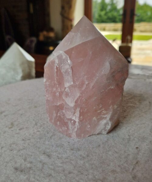 Large Rose Quartz Pink Crystal 21 Quartz Tower Points Polished Tip Gemstones Natural 1.083g H12xW7.5xD7.5cm