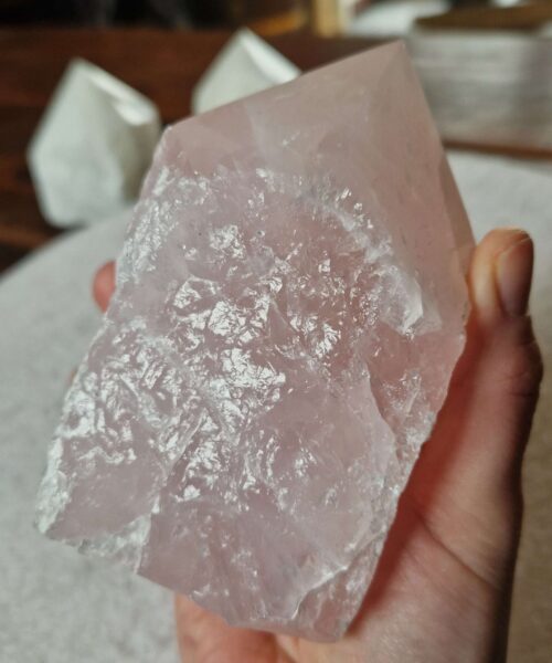 Large Rose Quartz Pink Crystal 21 Quartz Tower Points Polished Tip Gemstones Natural 1.083g H12xW7.5xD7.5cm - Image 9