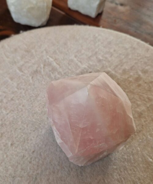 Large Rose Quartz Pink Crystal 23 Quartz Tower Points Polished Tip Gemstones Natural 1.058g H11xW8xD7.5cm - Image 7